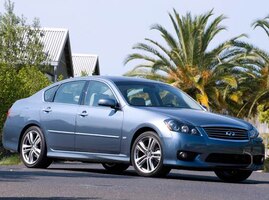 2010 INFINITI M