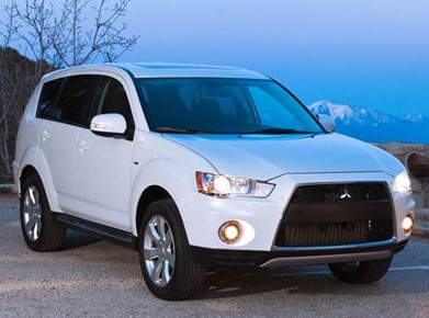 Outlander SE Sport Utility 4D image