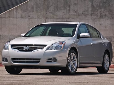2010 Nissan Altima Pricing Reviews Ratings Kelley Blue Book