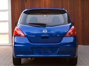 2010 Nissan Versa Lifestyle: 2