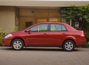 2010 Nissan Versa Lifestyle: 1