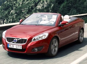 2010 Volvo C70 T5 Convertible 2D