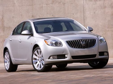 Regal CXL Sedan 4D image