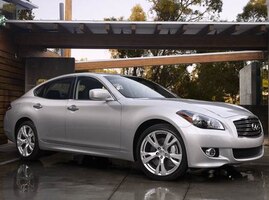 2011 INFINITI M