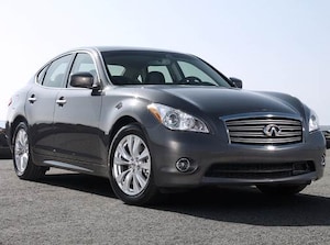 2011 INFINITI M M56x Sedan 4D