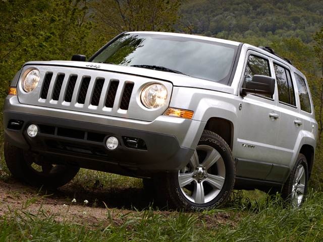 interior del jeep patriot 2023