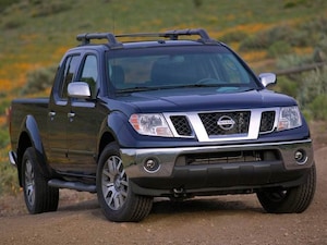 2011 Nissan Frontier Crew Cab SL Pickup 4D 5 ft
