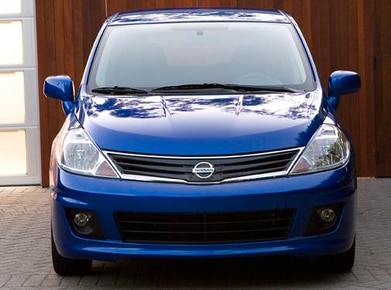 Versa S Hatchback 4D image