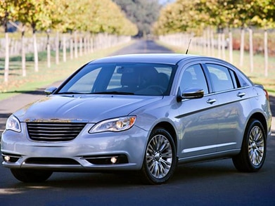 200 LX Sedan 4D image