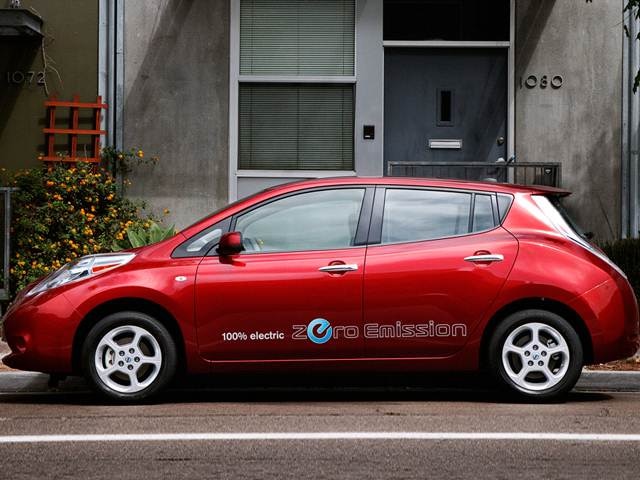 2012 nissan leaf kbb