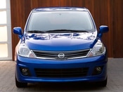 2012 Nissan Versa Lifestyle: 1