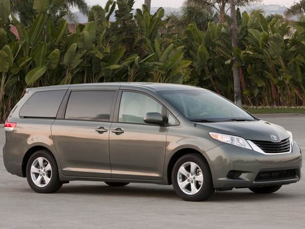 2013 Toyota Sienna Values & Cars for Sale | Kelley Blue Book