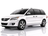 2013 Volkswagen Routan SE Minivan 4D