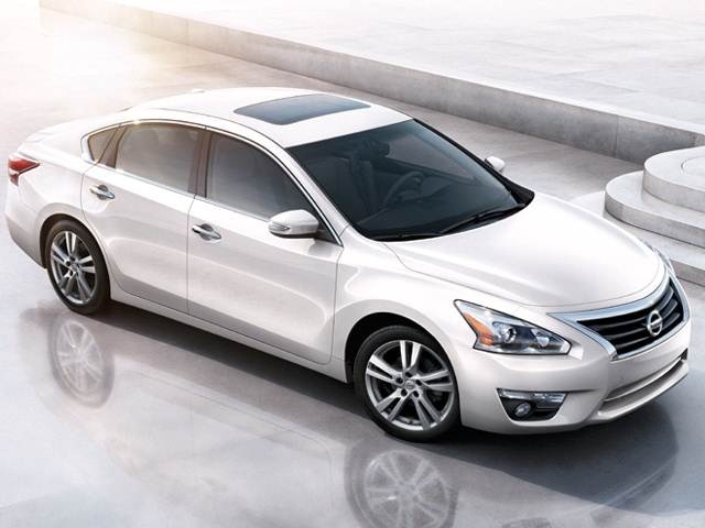 precio nissan altima 2015