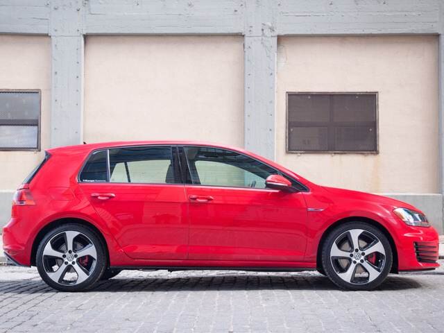 Auto review: 2015 Volkswagen Golf GTI worships at altar of the Autobahn