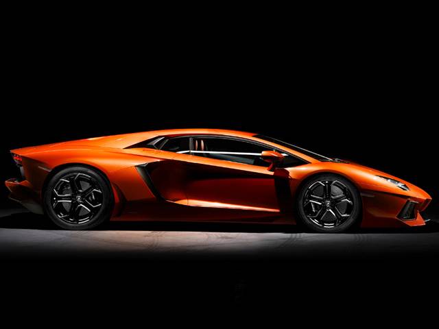2016 Lamborghini Aventador Price, Value & Reviews | Kelley Blue Book