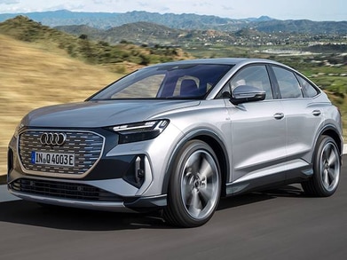 Q4 Sportback e-tron 50 Premium Sport Utility 4D image