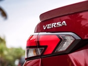 2022 Nissan Versa Lifestyle: 1