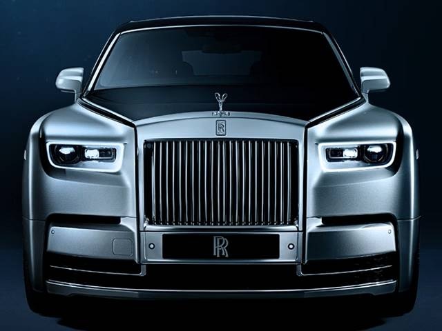 RollsRoyce Ghost Front View Bicolor on Display on Welt Editorial Stock  Image  Image of historic display 231155549