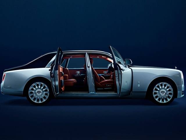 Discover the Luxurious Features of the New Rolls Royce Phantom