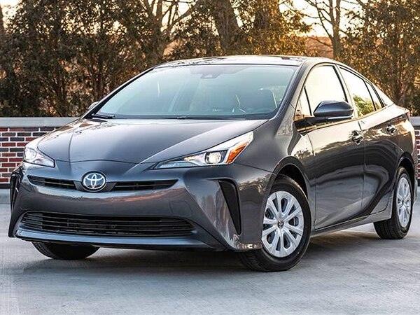2022 Toyota Prius Reviews, Pricing & Specs | Kelley Blue Book