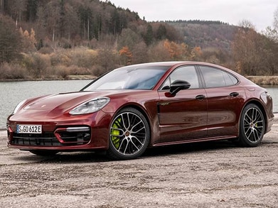 2023 Porsche Panamera Specs & Feature Comparisons | Kelley Blue Book