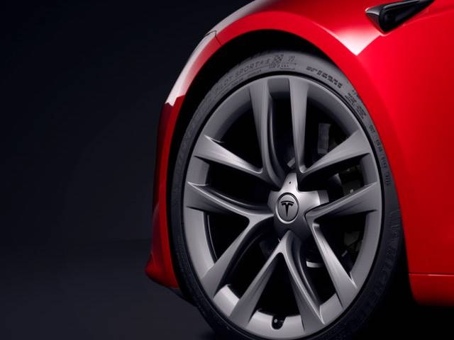 通販卸問屋 2020-2022 Tesla Model Y全モデルのスペアタイヤ (タイヤ交換キット含む)