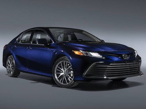 2023 Toyota Camry LE Prices and Cost to Own | Kelley Blue Book