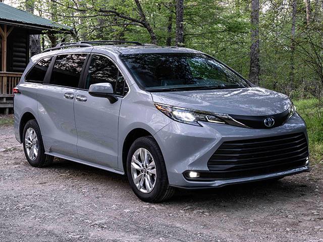 2024 Toyota Sienna XLE Woodland Edition Prices and Cost to Own | Kelley ...