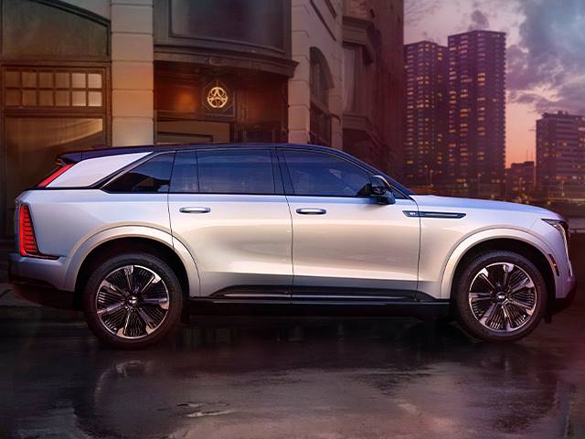 2025 Cadillac Escalade IQ Price, Pictures, Release Date & More | Kelley  Blue Book