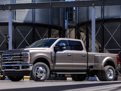 2025 Ford F450 Super Duty Crew Cab Specs, Features & Options | Kelley ...