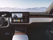 2025 Tesla Model X Lifestyle: 2