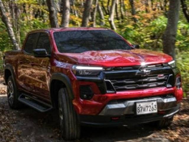 2026 Chevrolet Colorado Crew Cab Exterior: 0