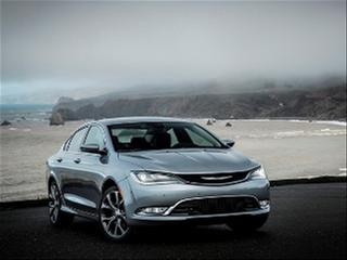 Video Review: 2015 Chrysler 200 | Kelley Blue Book